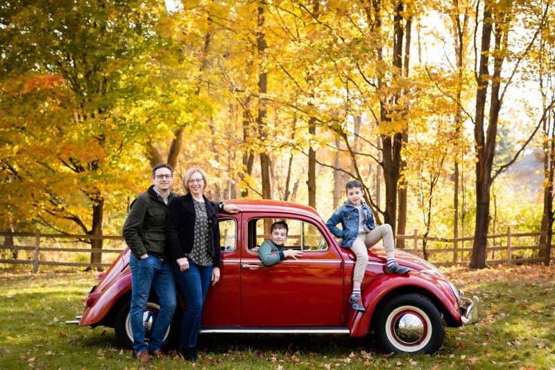 fall-family-photos-red-vw-bug